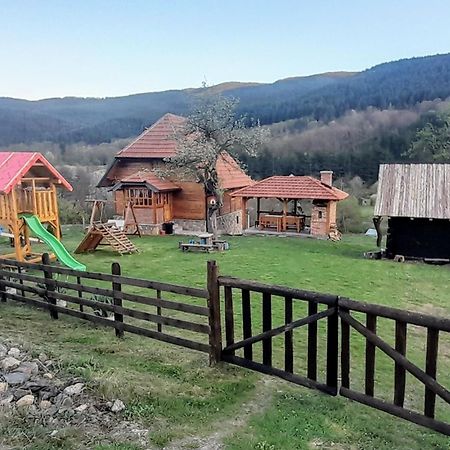 Kuca Karajic Villa Kremna Buitenkant foto