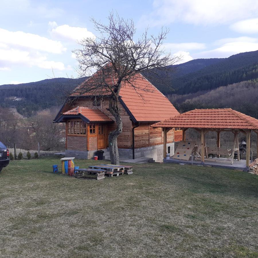 Kuca Karajic Villa Kremna Buitenkant foto