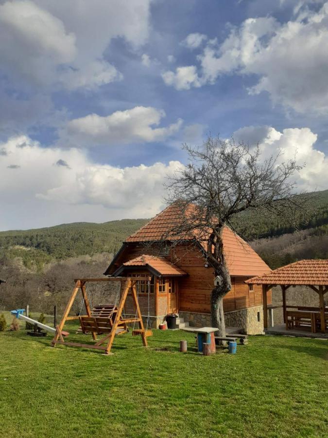 Kuca Karajic Villa Kremna Buitenkant foto